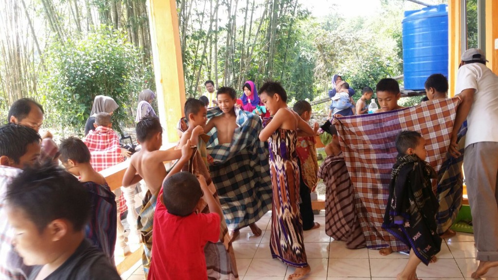 Khatan di Kampung Lobou Timbua, Ranau